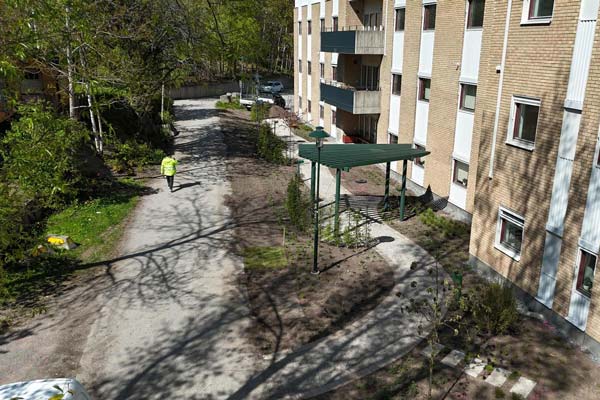 Markarbete utanför en BRF