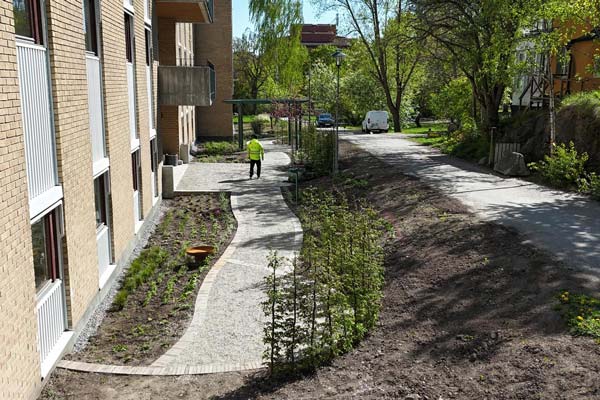 Markarbete utanför en BRF