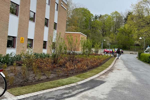 Markarbete utanför en BRF