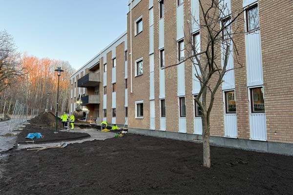 Markarbete utanför en BRF
