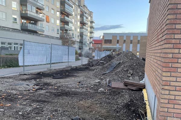 Ett större dräneringsarbete har utförts i Hägersten med ett grävdjup på cirka 3,5 meter och en total sträcka på cirka 250 löpmeter.